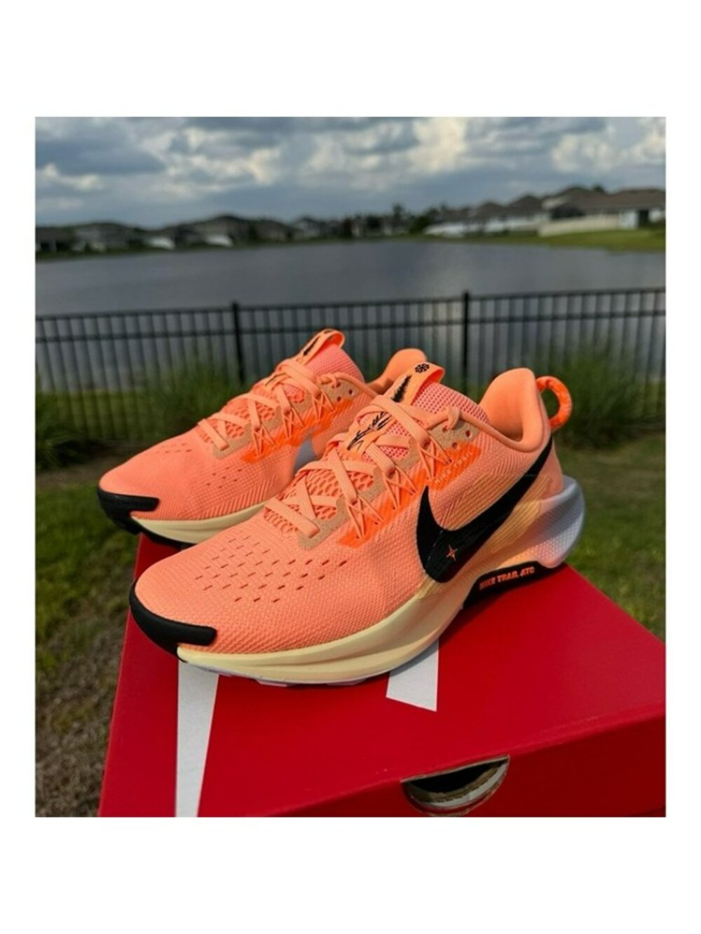 SIZE 10 WOMEN'S NIKE REACTX PEGASUS TRAIL 5 ORANGE PULSE / BLACK DV3865-800 - Picture 2 of 9